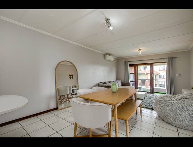 2 BEDROOM APARTMENT FOR SALE IN SUNNINGHILL